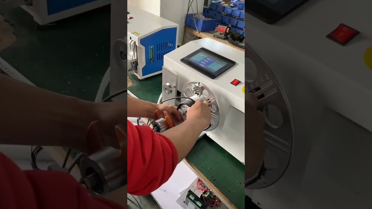 Macchina automatica per legatura cavi con traversa #macchina #sbavaturacavi #fabbrica