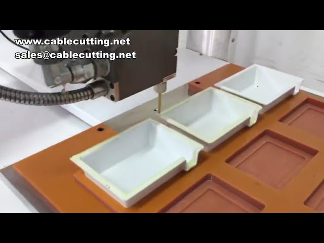 Alimentatore Automatico di Viti e Chiodi con Piattaforma Integrata per Assemblaggio