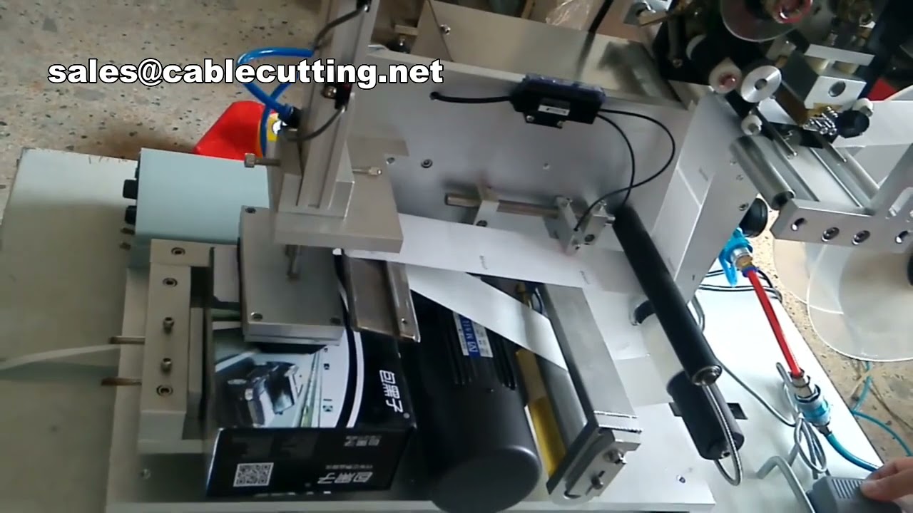Macchina etichettatrice e stampatrice manuale per bottiglie quadrate su superfici piane