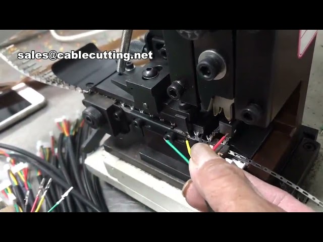 Applicatore per stampo di crimpatura terminali - Crimpatura precisa e affidabile