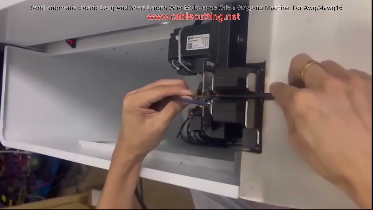 Macchina spellacavi elettrica semiautomatica per cavi multiconduttore AWG24 – Lunghezza variabile
