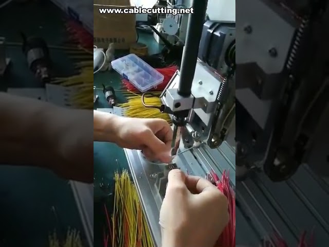 Attrezzatura per saldatura di fili interruttori: Macchina semiautomatica per connettori micro switch